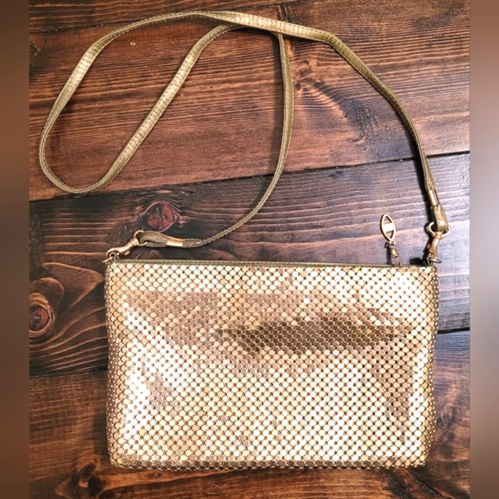 Gold slinky metal purse